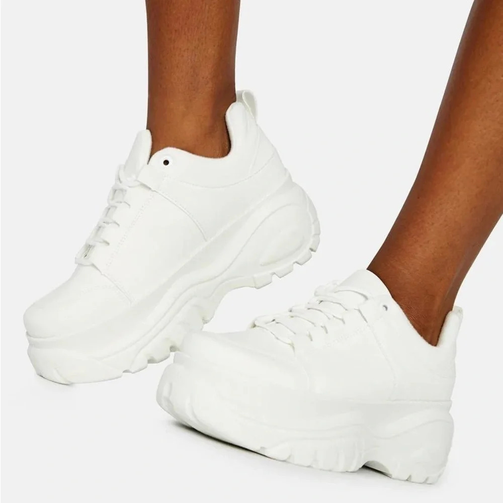 White Platform Sneaker​​​​​